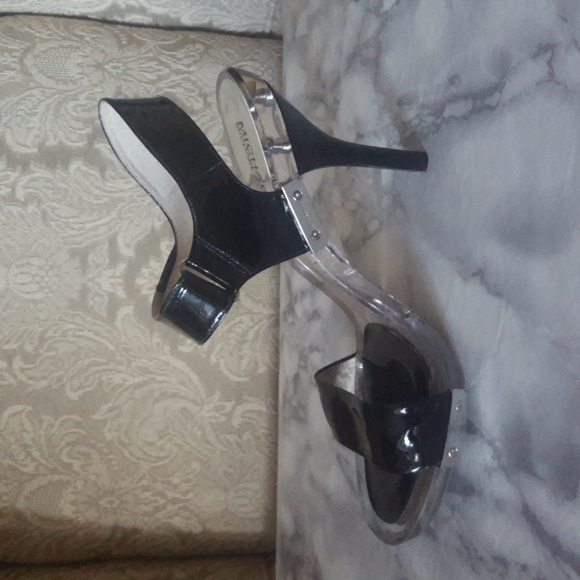 Michael Kors Lani Sandals, Black - Size 9M - Picture 3 of 13